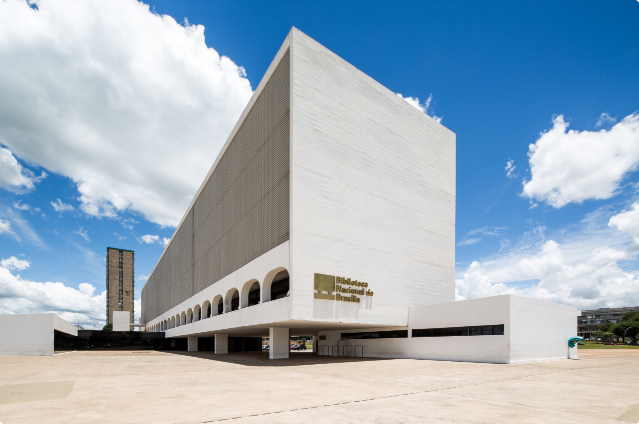 Focus How to correct perspective in architecture photography